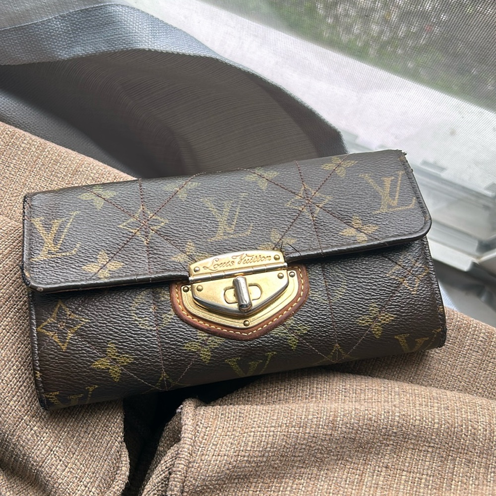 Vintage Louis Vuitton Monogram Etoile Sarah Wallet